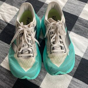 New Balance FuelCell V4 - Women's Running Shoes - turquoise/White